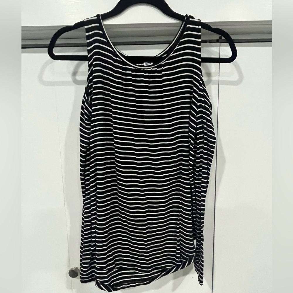Women’s long sleeve shoulder cut out shirt